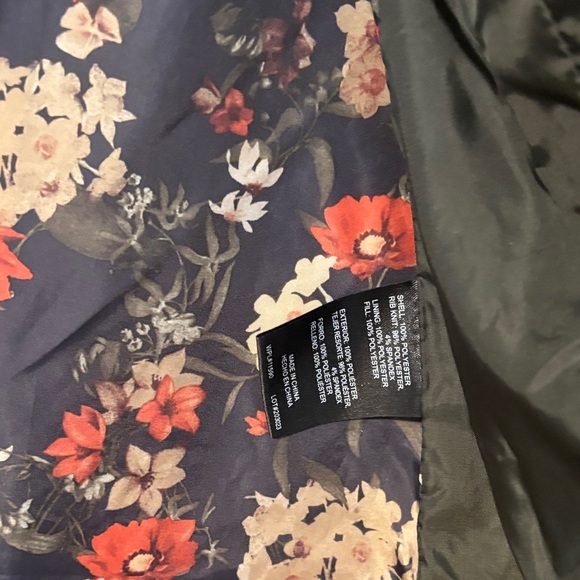 Weatherproof Dark Green Quilted Utility Jacket with Floral Interior - Picture 7 of 7